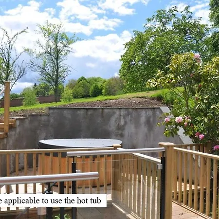 The Coach House Apartment At Cefn Tilla Court, Usk Extérieur photo