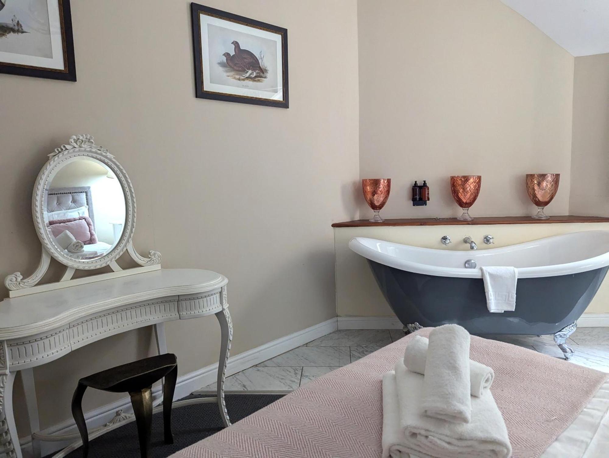 The Coach House At Cefn Tilla Court, Apartment Usk