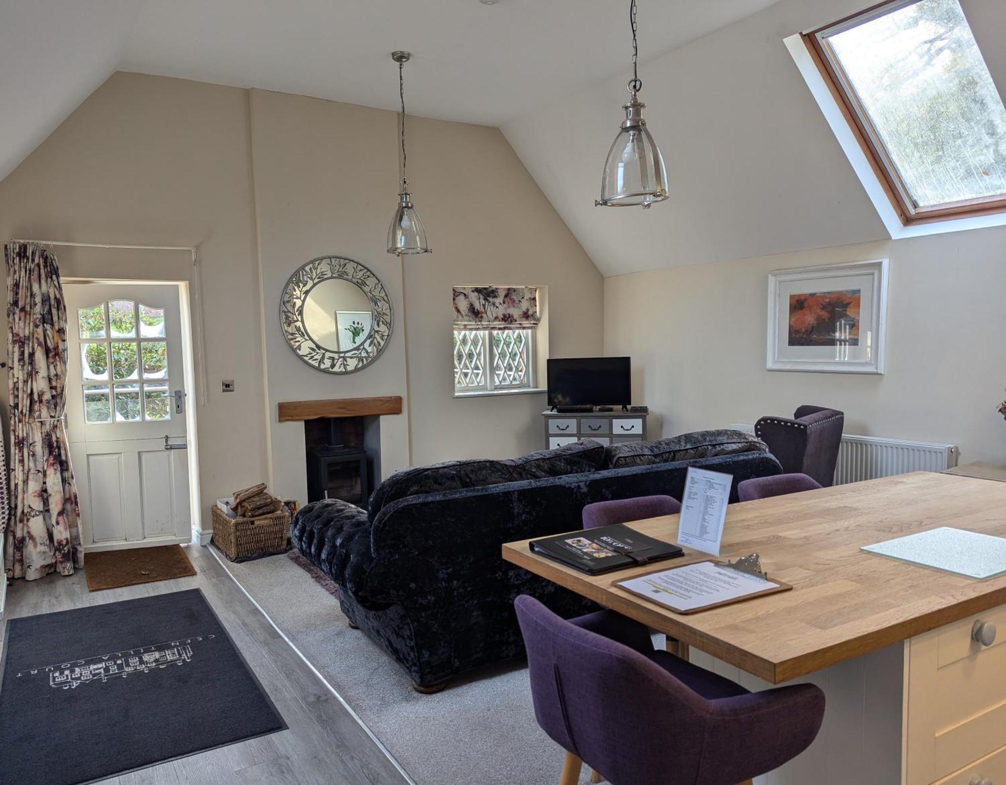 The Coach House At Cefn Tilla Court, * Usk